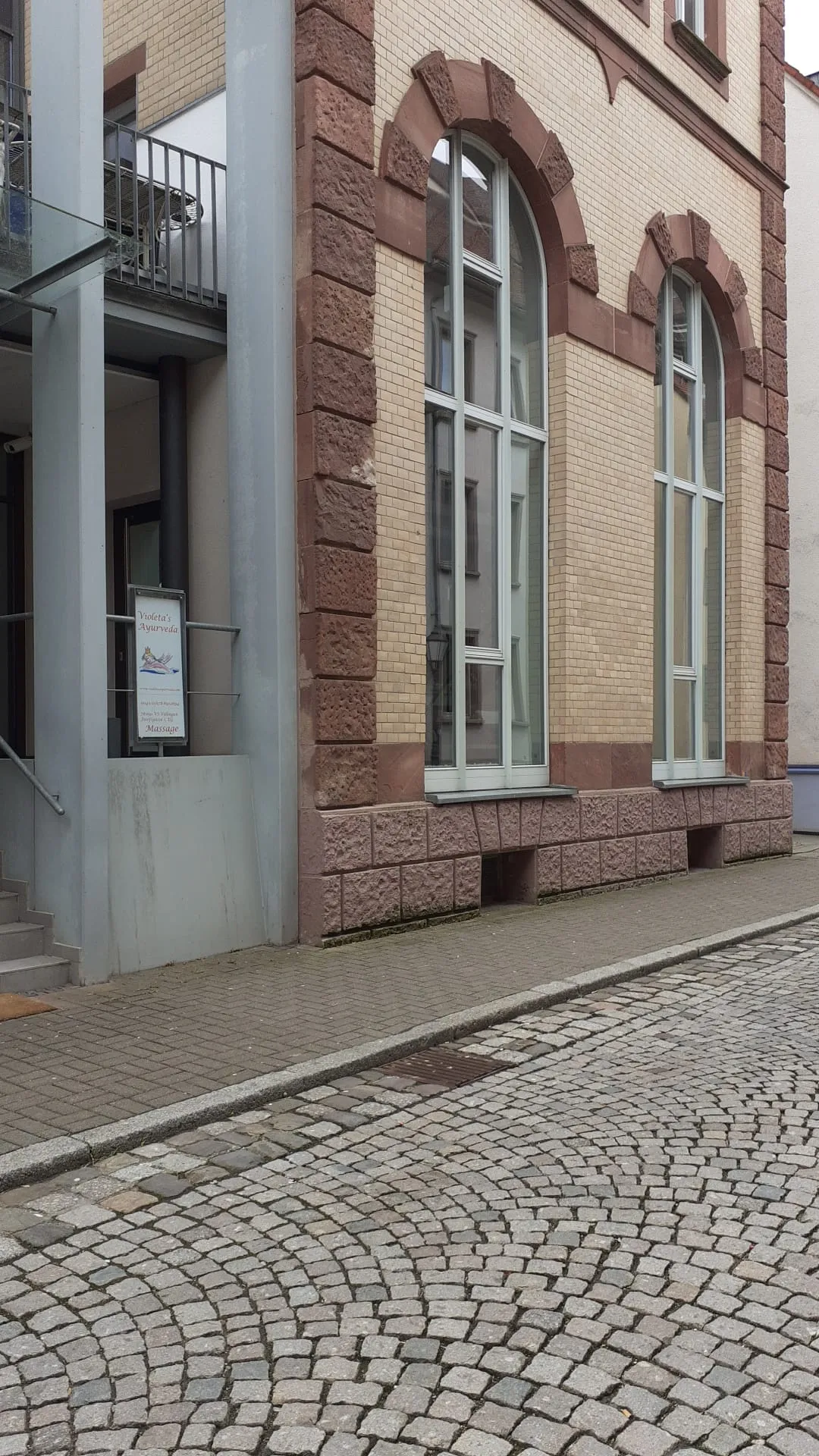 Außen und Eingang
