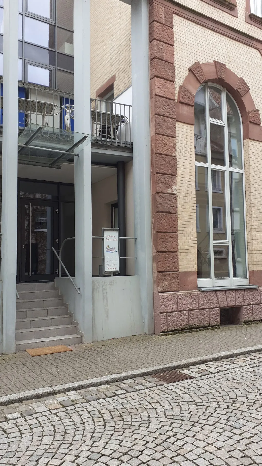 Außen und Eingang